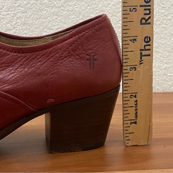 FRYE 71075 Stella Burgundy Wine Leather Slip On Ankle Bootie Block Heels Size 9B - Picture 12 of 16